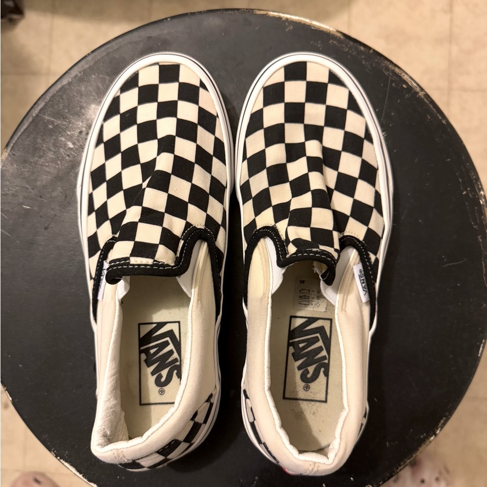 Like new, great condition Off the Walll Vans slip on shoes👟